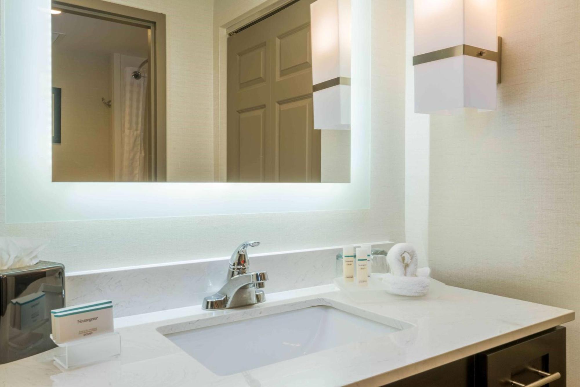 Homewood Suites By Hilton Philadelphia Плимут Мийтинг Екстериор снимка