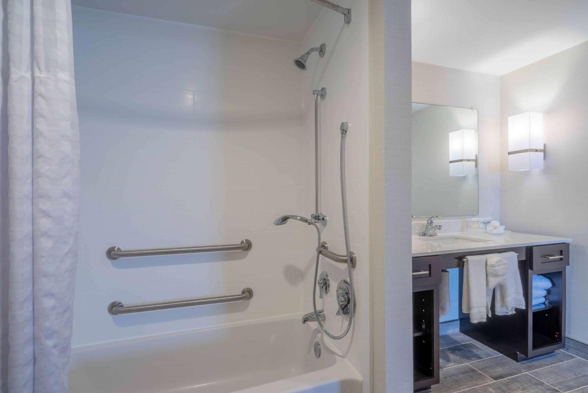 Homewood Suites By Hilton Philadelphia Плимут Мийтинг Екстериор снимка